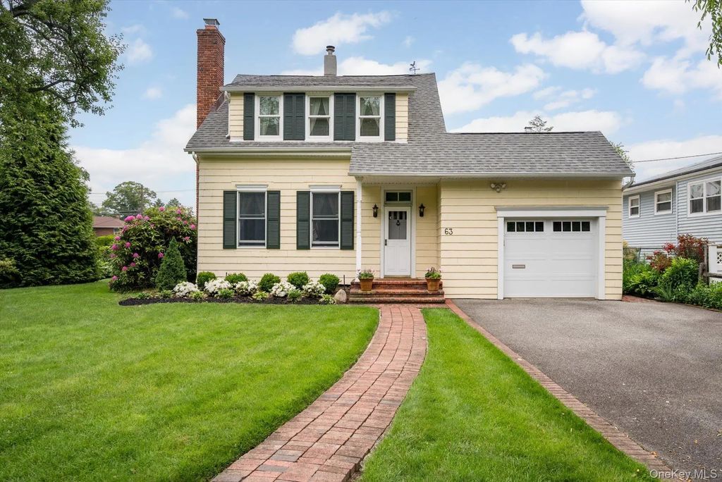 63 Cedar Road, Westbury