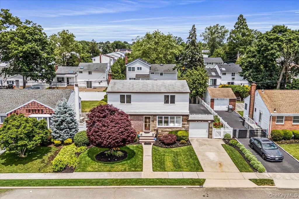 226 Margaret Drive, East Meadow