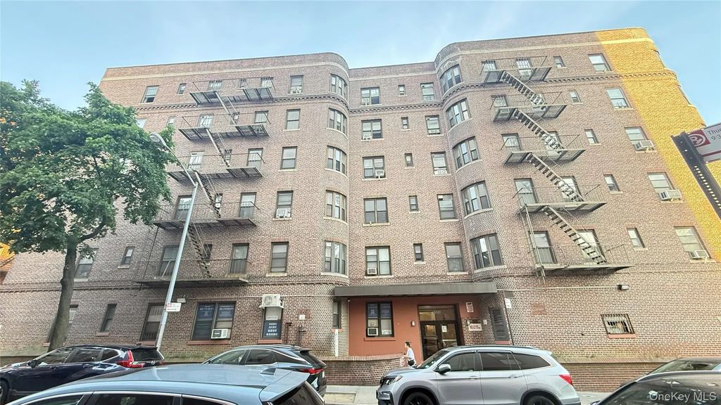 8306 Vietor Ave # 1o, Elmhurst