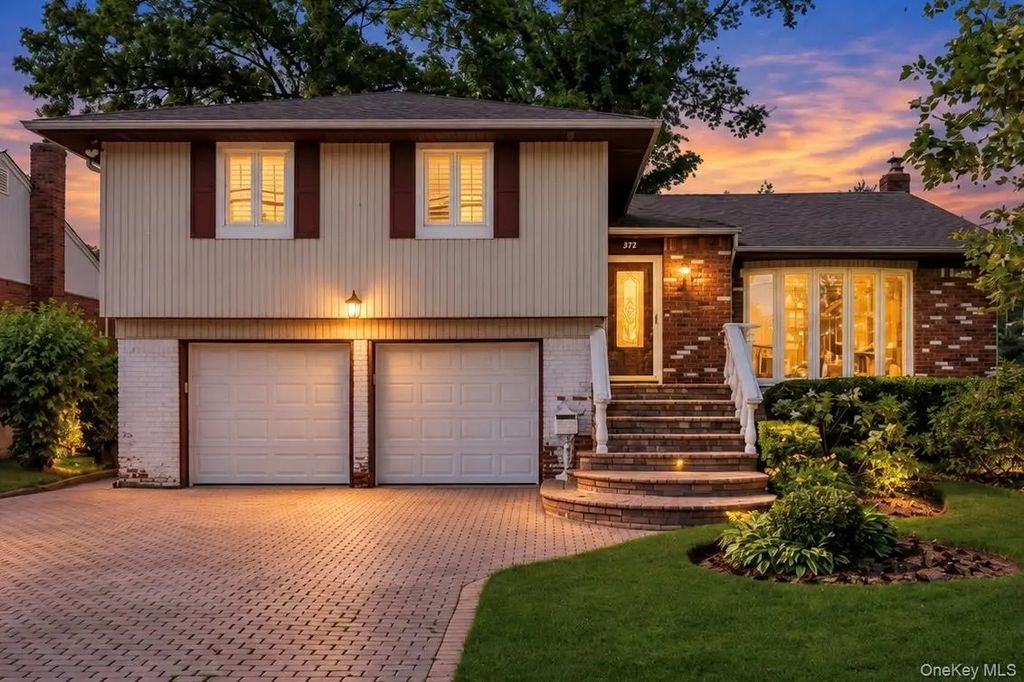 372 Hungry Harbor Road, North Woodmere