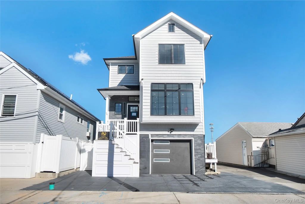 14 James Street, East Rockaway