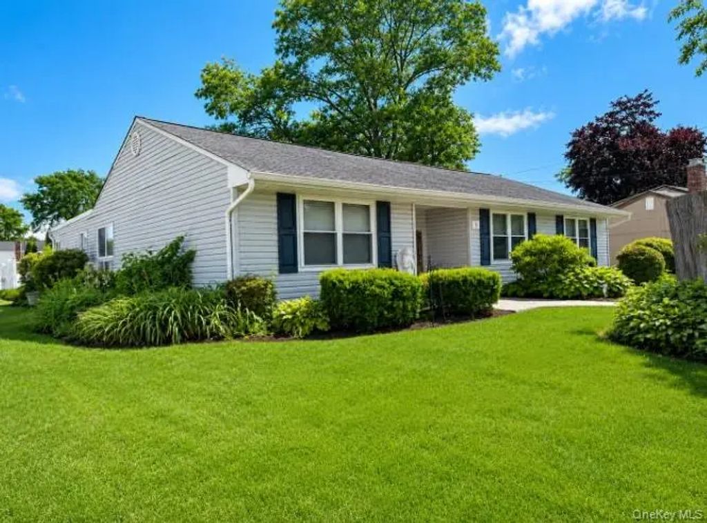 2 Comet Road, Selden