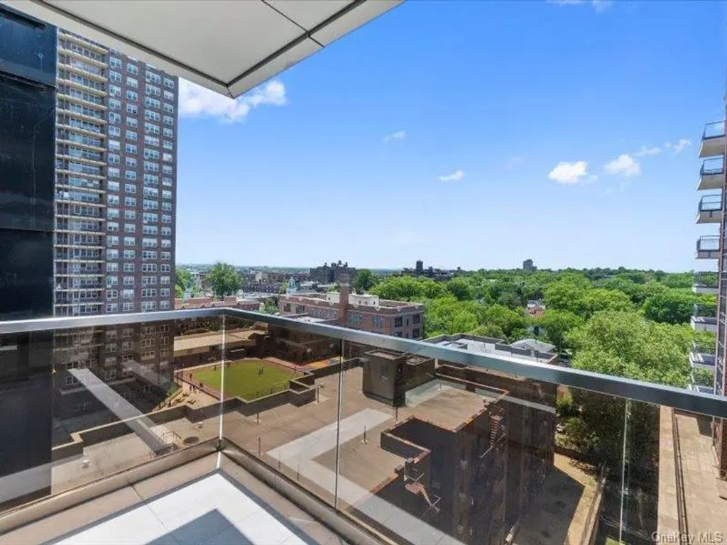 124-28 Queens Boulevard # 8a, Kew Gardens