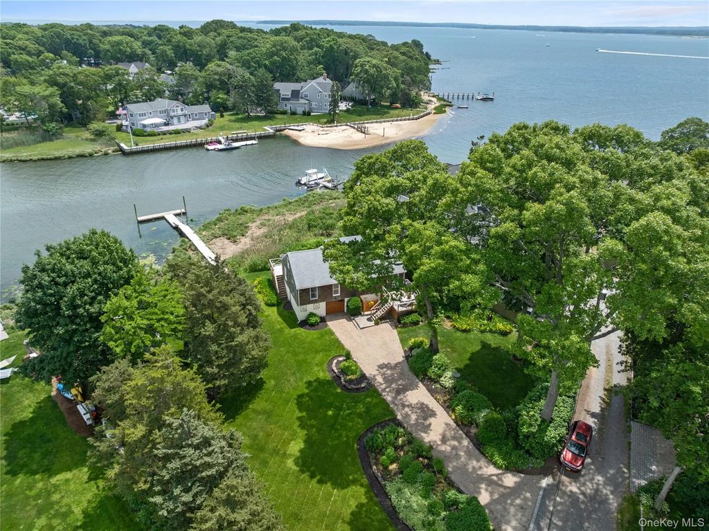 12 Whites Lane, Aquebogue
