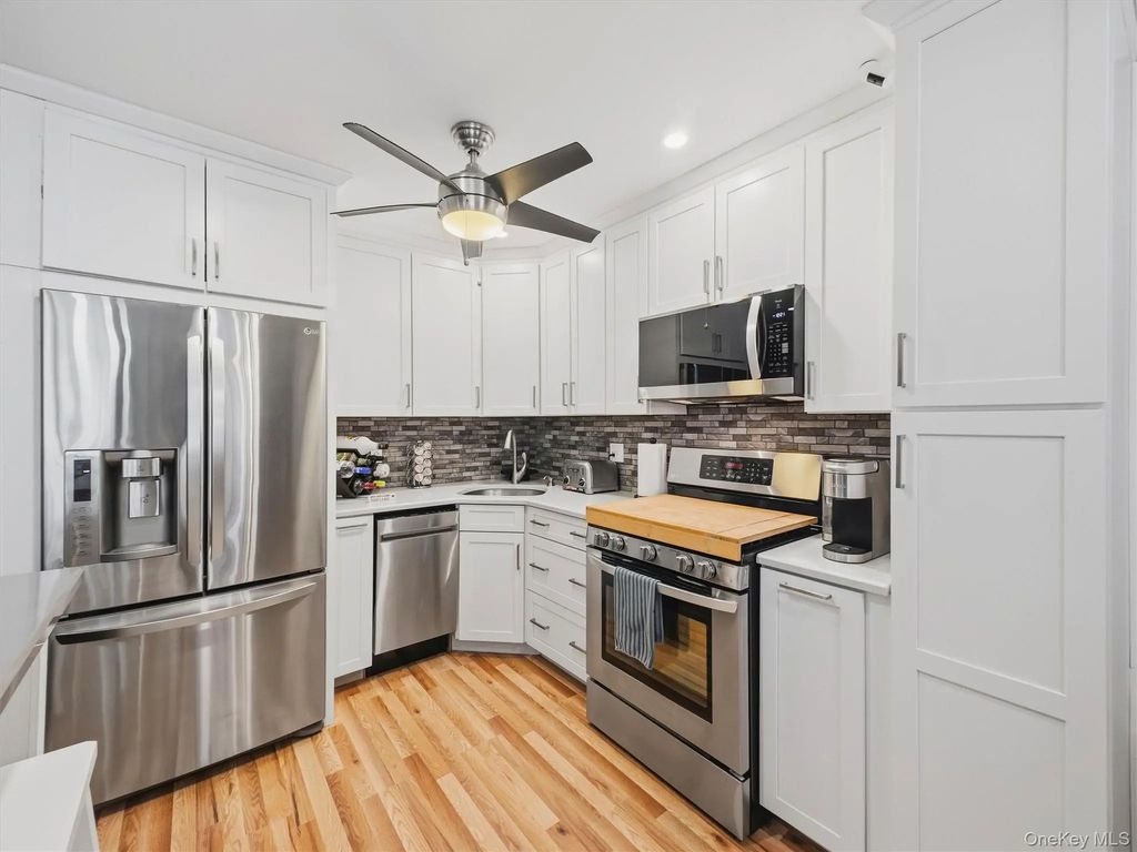 316 Parkside Drive, Suffern