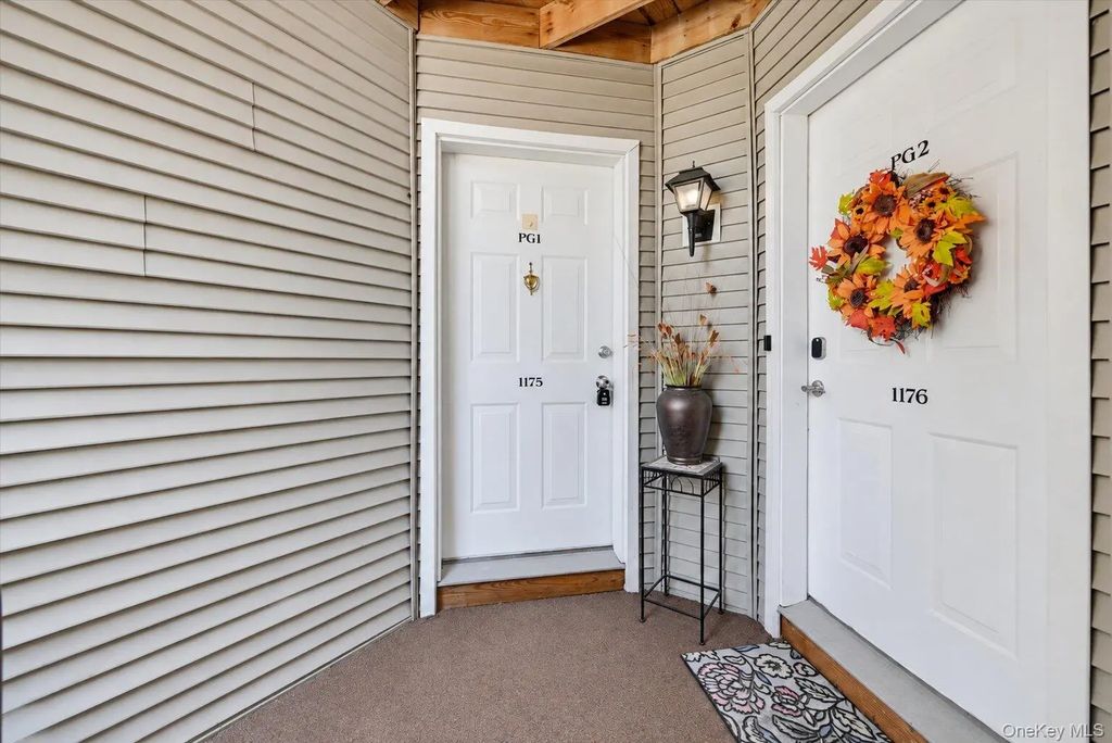 1175 Washington Green, New Windsor