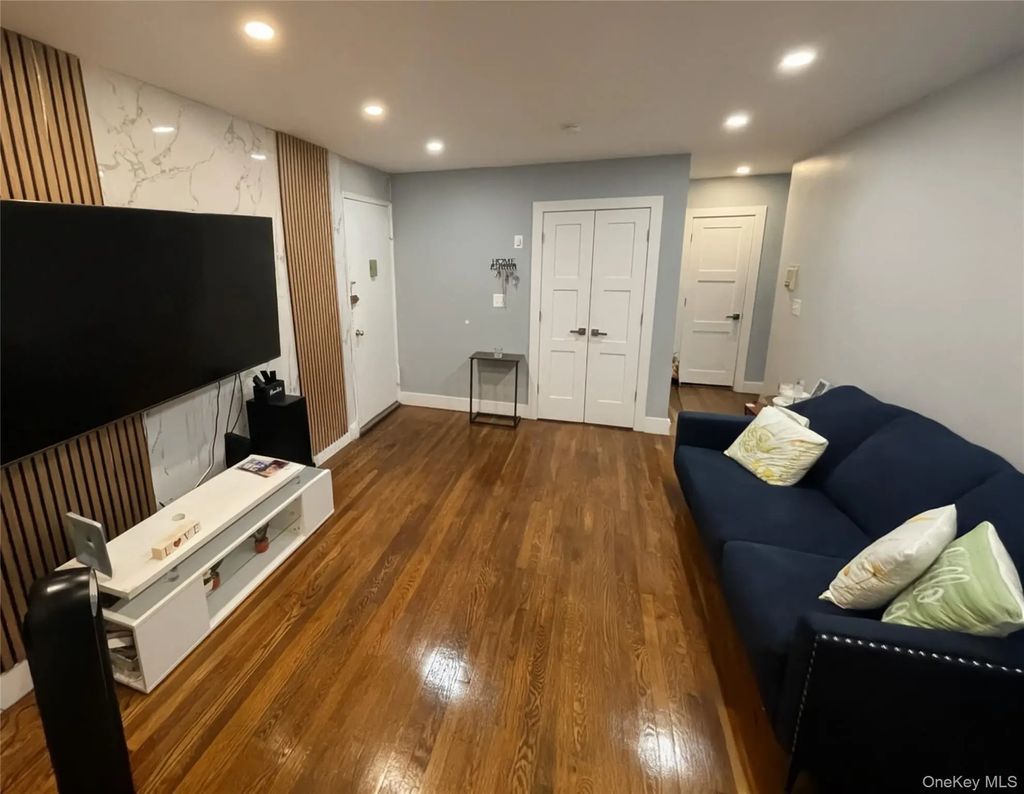180 Van Cortlandt Park S # 5j, Bronx