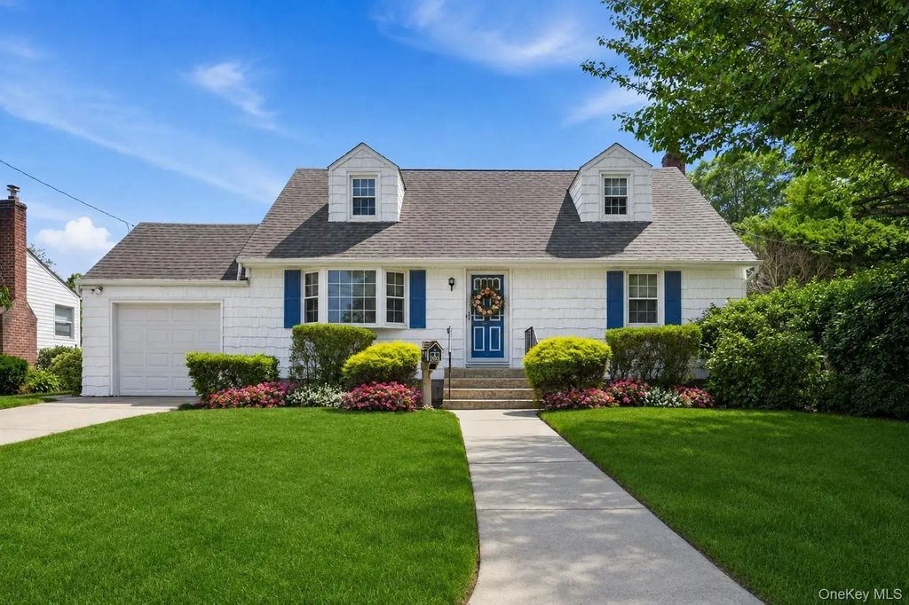 1 Dogwood Street, Farmingdale