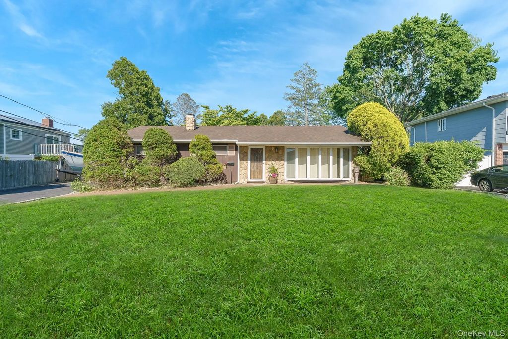10 Rye Place, Commack