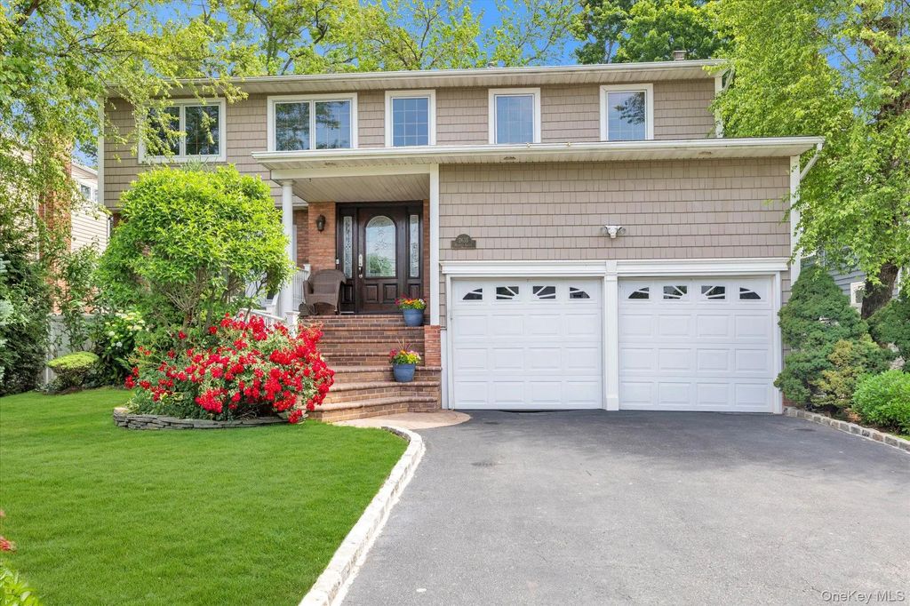 2635 Merrick Avenue, Merrick
