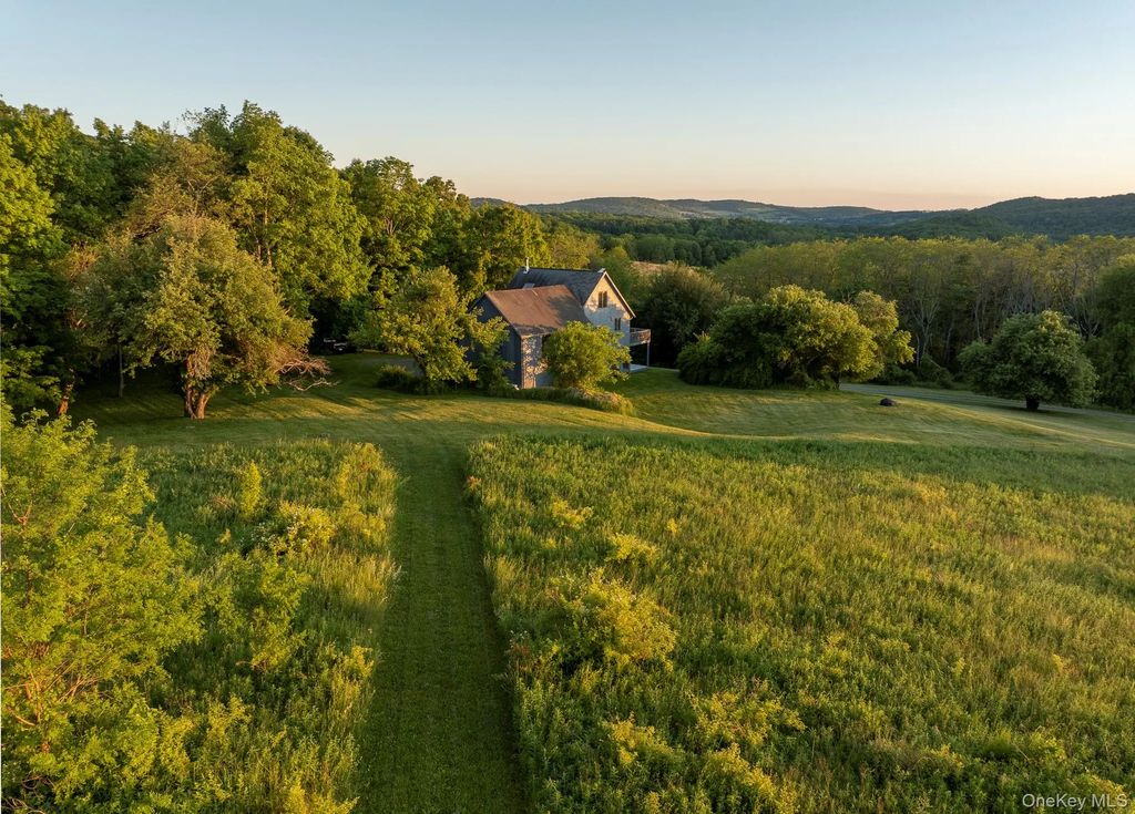 1504 Route 83, Pine Plains