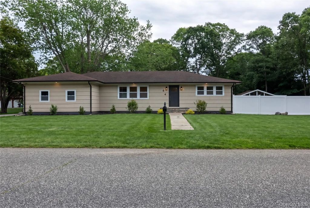 64 Lincoln Avenue, Mastic Beach