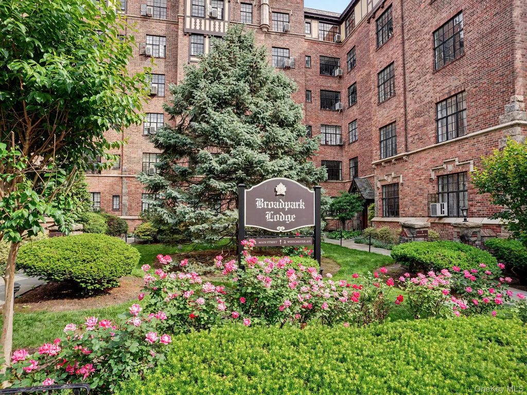 2 Westchester Avenue # 4j, White Plains