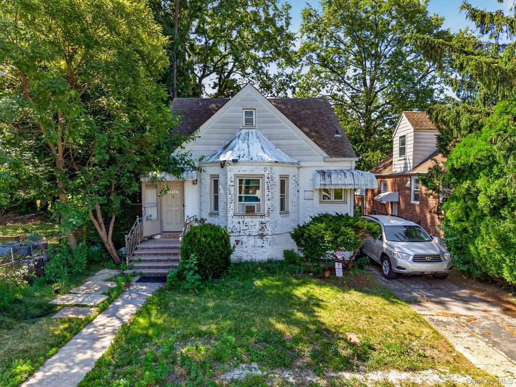 185-06 64th Avenue, Fresh Meadows