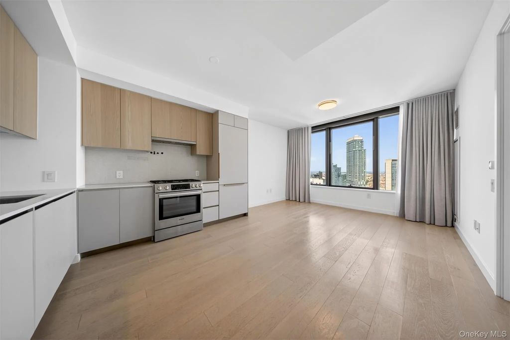 3 Court Square # 5005, Long Island City