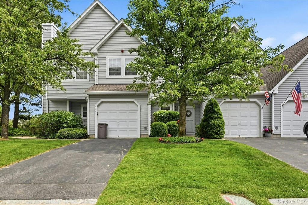 323 Erik Drive, East Setauket