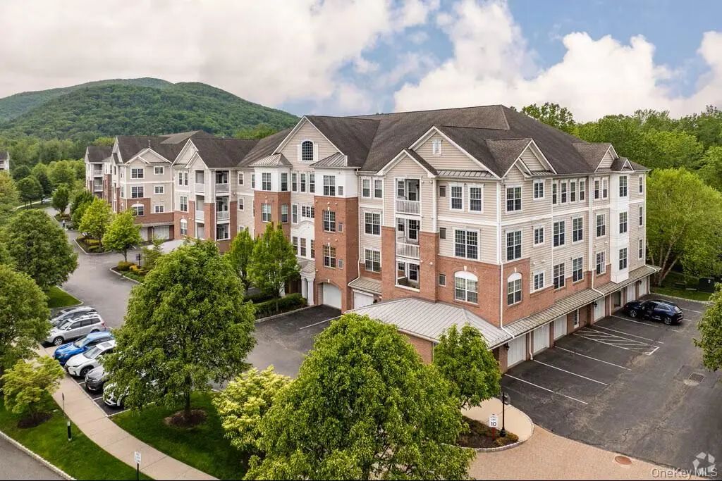 811 Regency Drive # 802, Fishkill