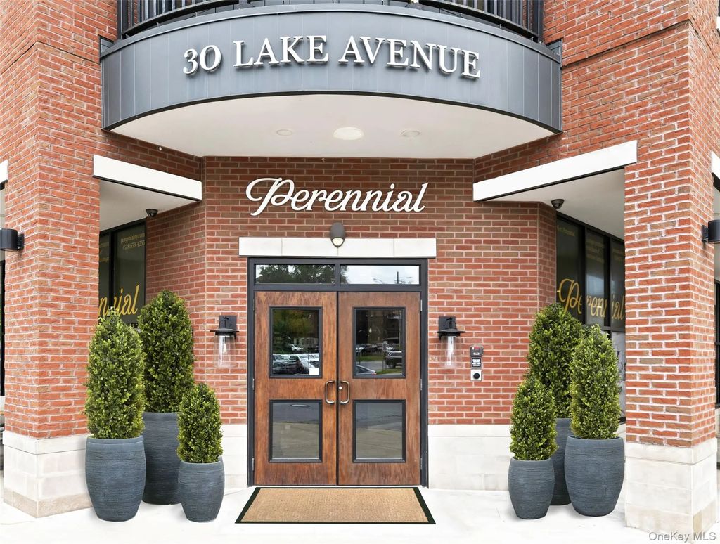 30 Lake Avenue # 207, Saratoga Springs