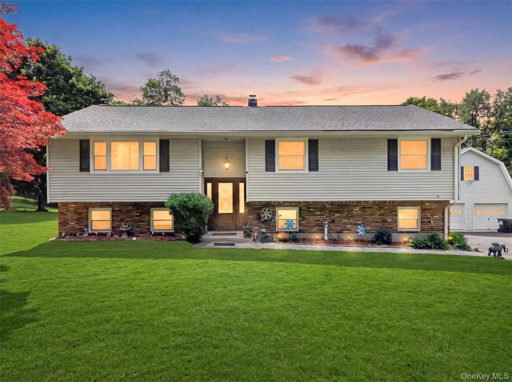 18 Helms Hill Road, Washingtonville
