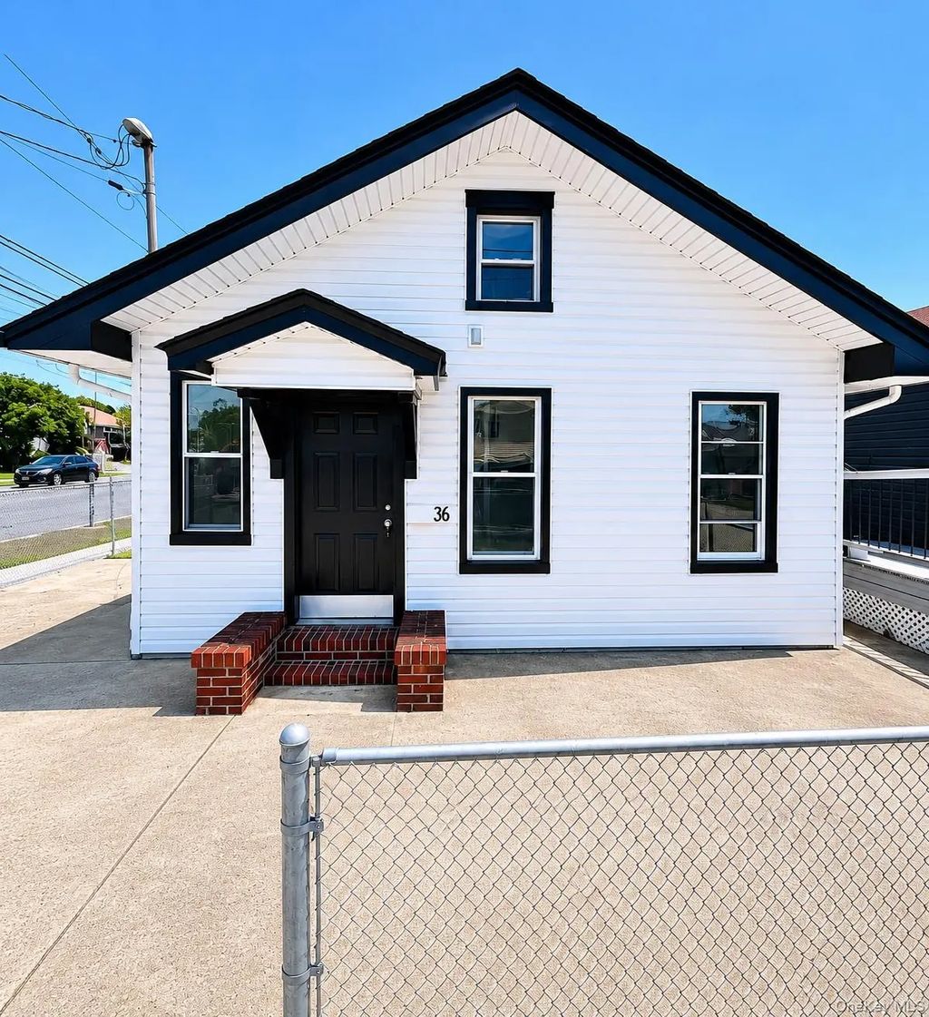 36 Walnut Road, Inwood