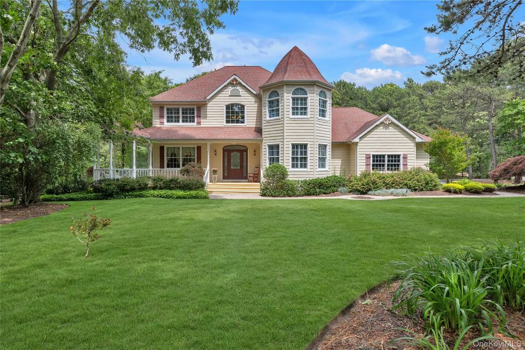 216 Landing Lane, Baiting Hollow