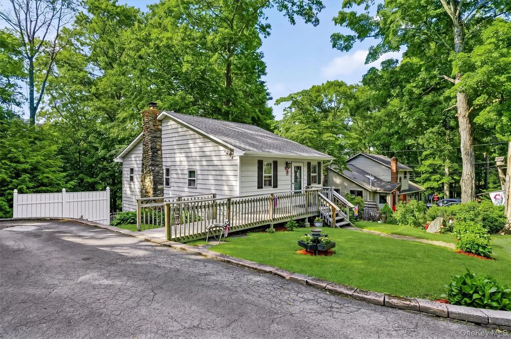 3 Echo Trail, Monroe