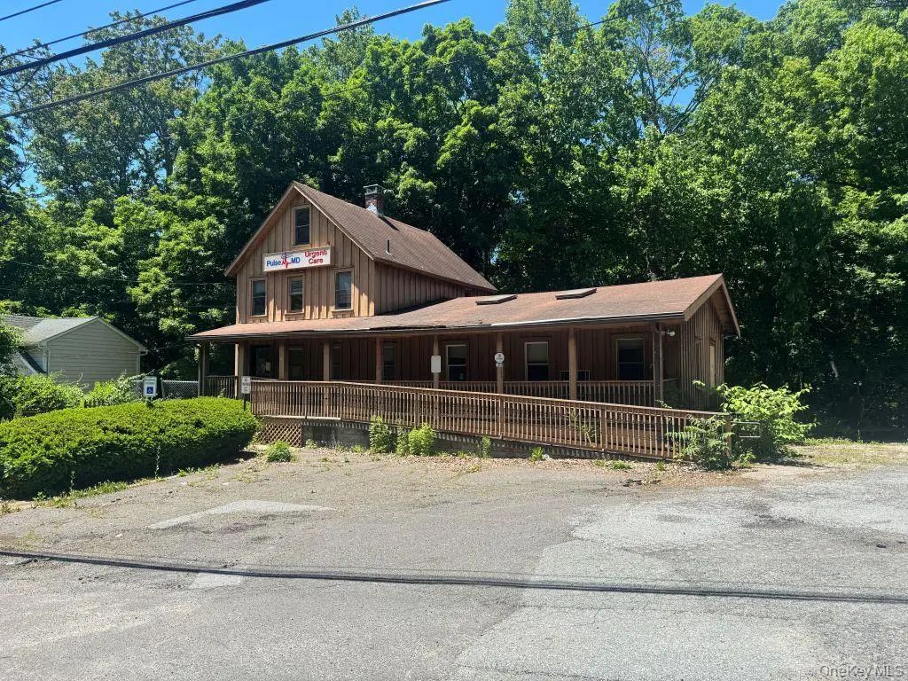 3244 Main Street E, Mohegan Lake