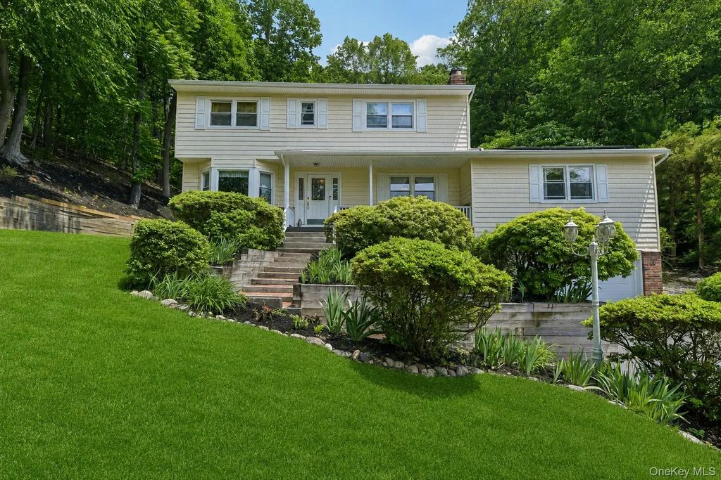 7 Diana Hill, Huntington
