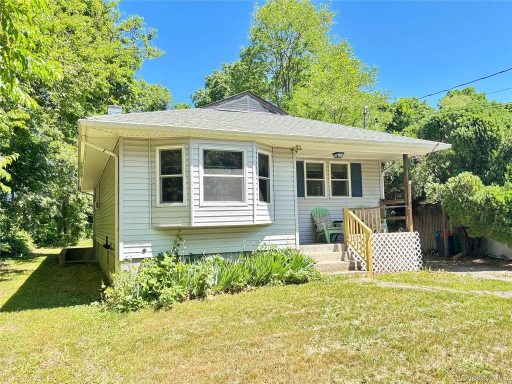 49 Wavecrest Drive, Mastic Beach