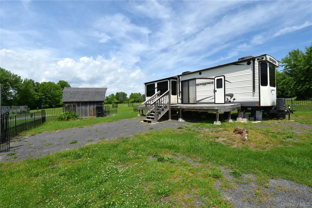 21 Stacey Road, Coxsackie
