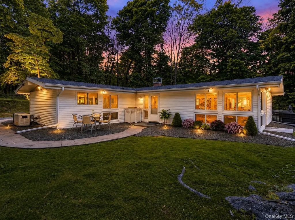 44 White House Road, White Plains