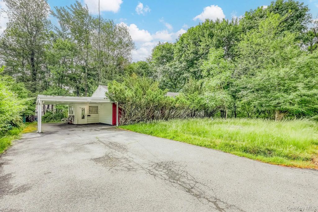 33 York Avenue, Monticello