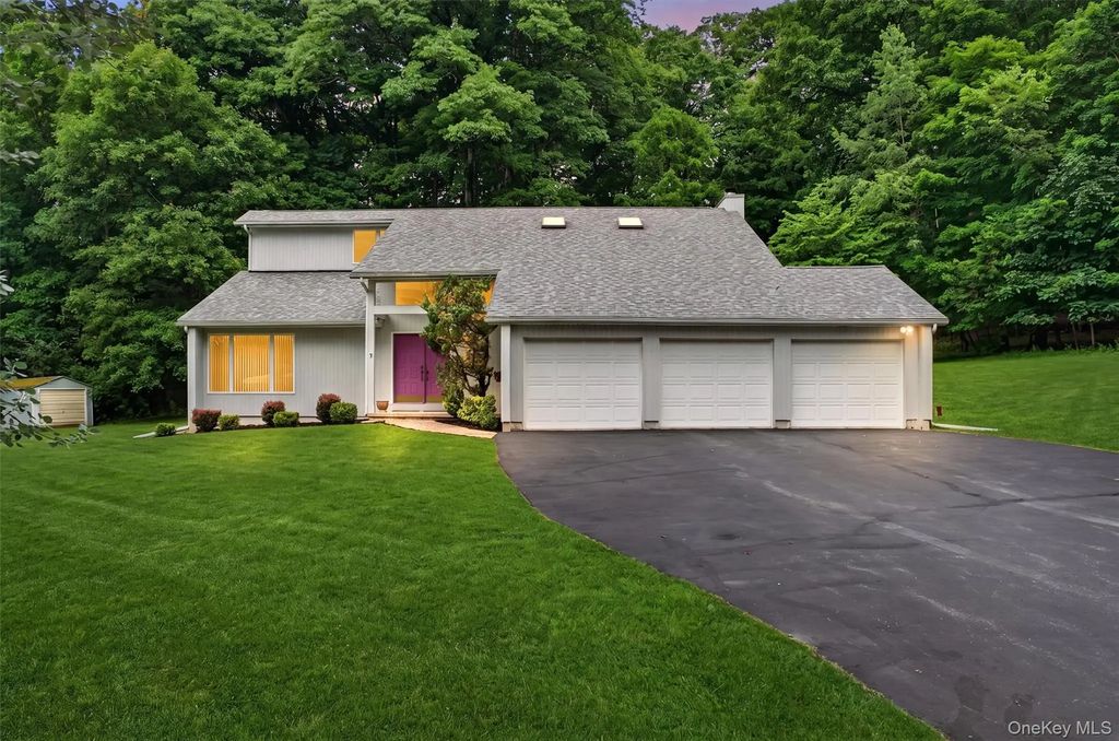 7 Indian Hill Road, Warwick