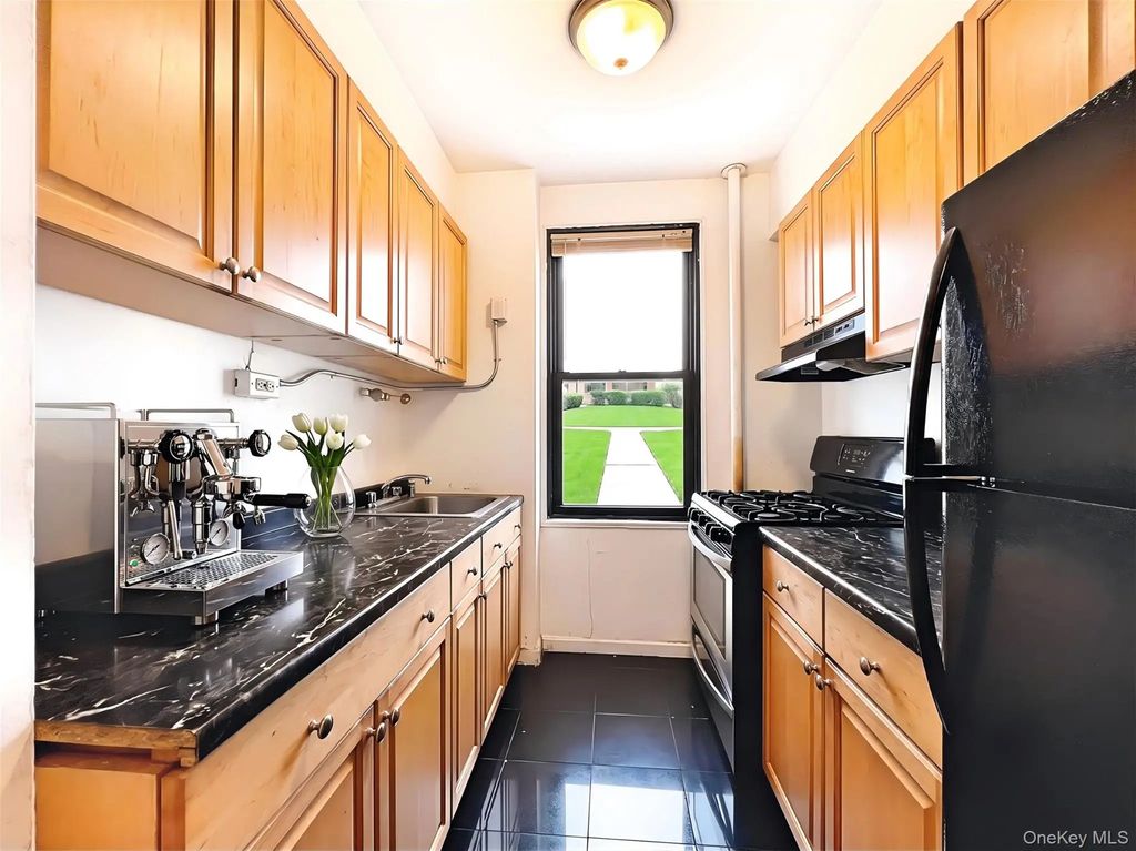 98-50 63 Drive # 1e, Rego Park