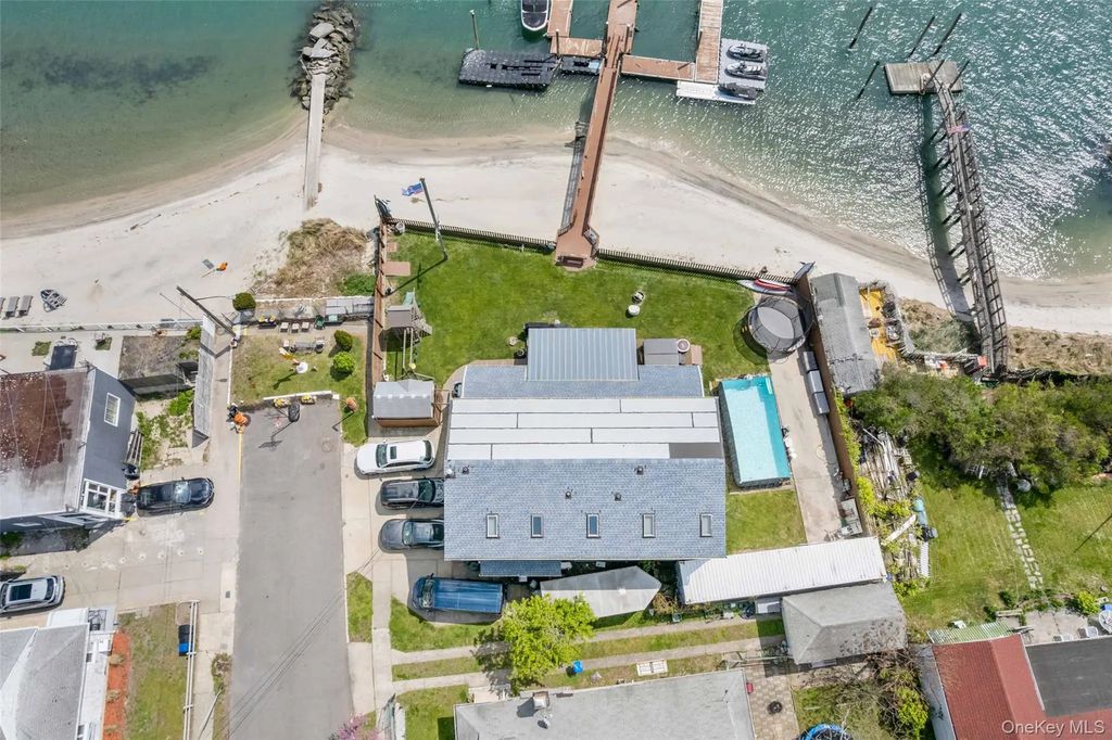 125 Beach 3rd Street, Far Rockaway