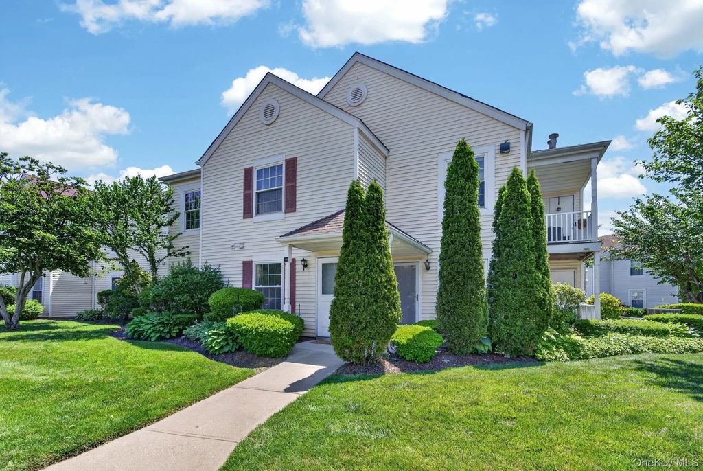 182 Fairview Circle, Middle Island