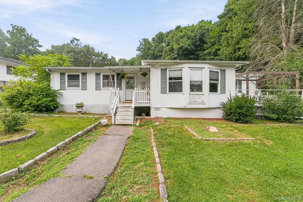 2296 Crompond Road, Cortlandt Manor