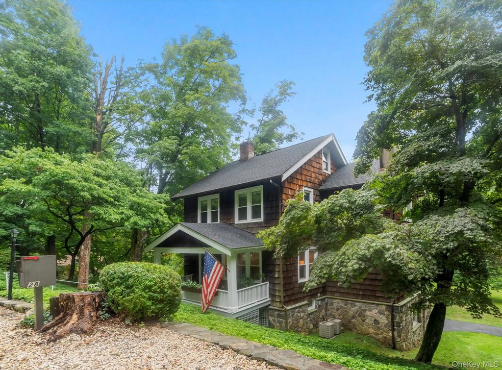 28 Inningwood Road, Ossining