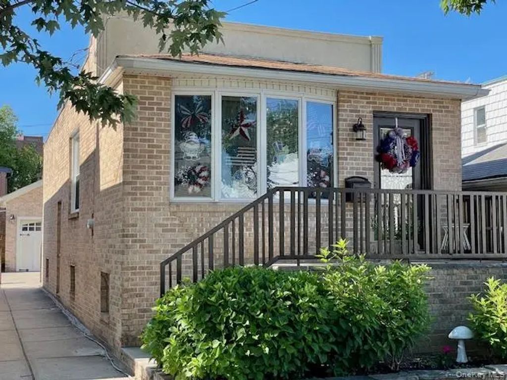 72-12 66th Road, Middle Village