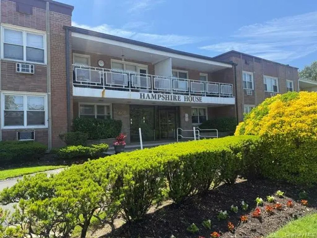 601 Chestnut Street # A-15, Cedarhurst