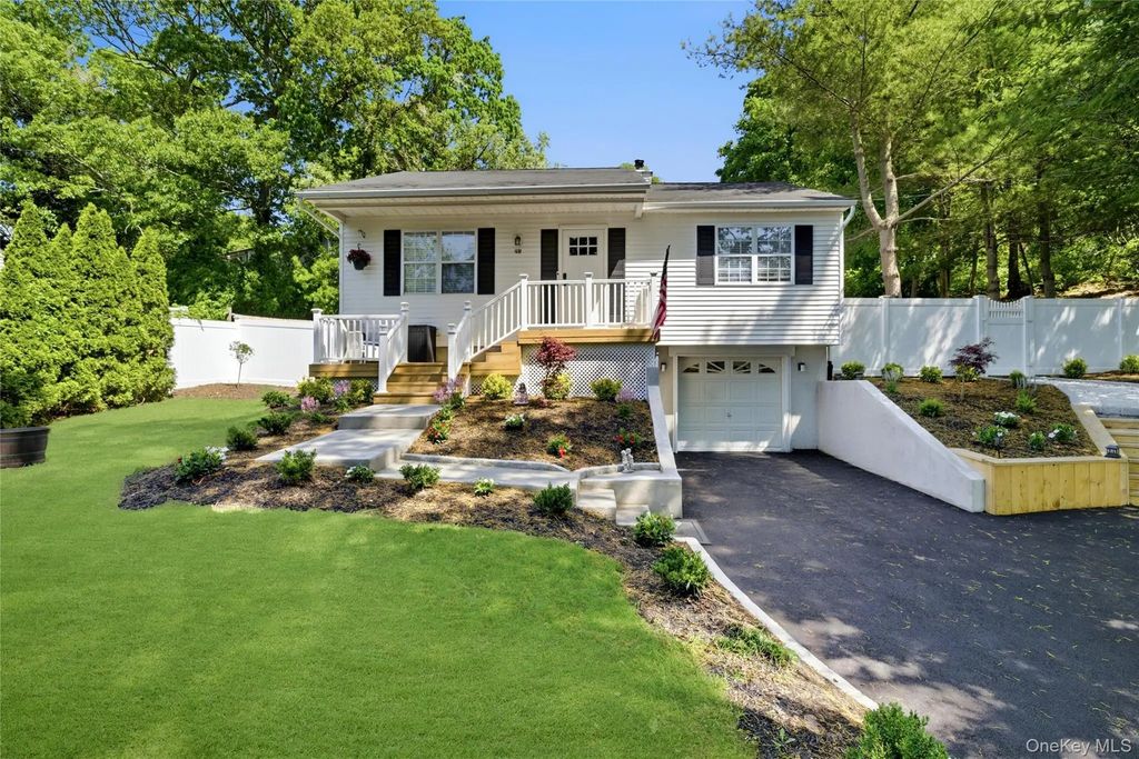 291 Locust Drive, Rocky Point