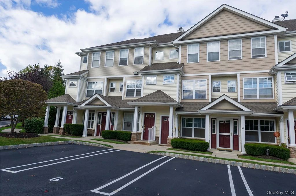 19 Putters Way # 6, Middletown