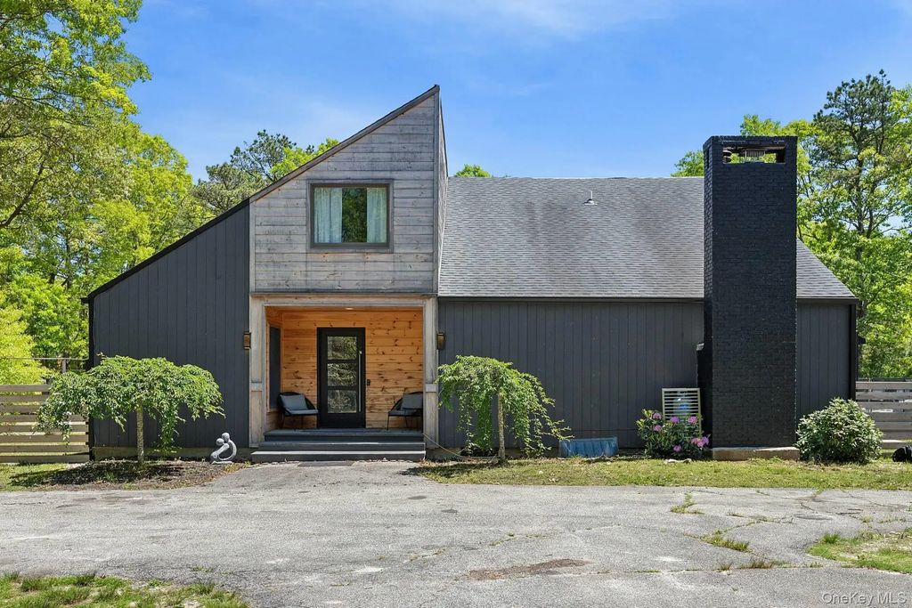 12 North Quarter Rd, Westhampton
