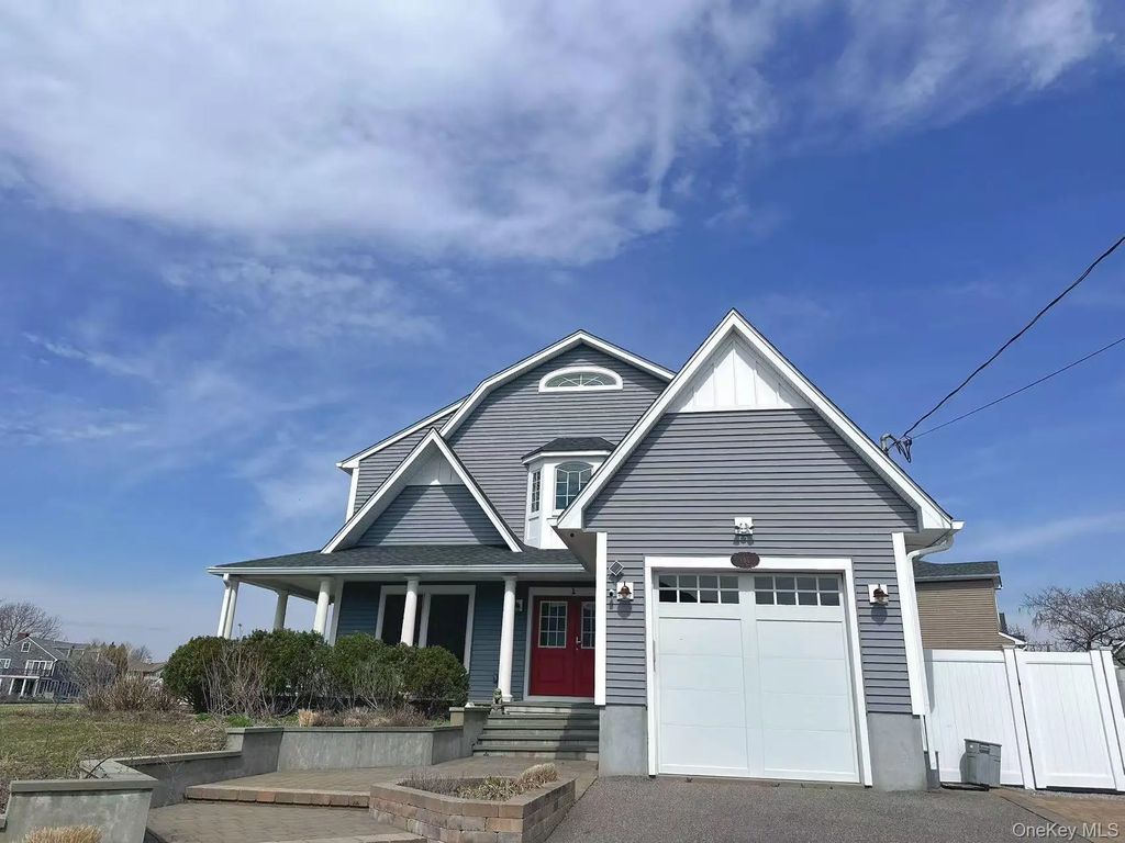 1 E Lincoln Avenue, Massapequa