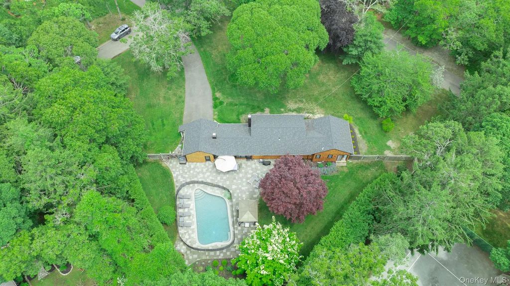 19 Groveland Avenue, East Quogue