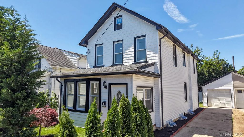 55 Hartwell Place, Woodmere