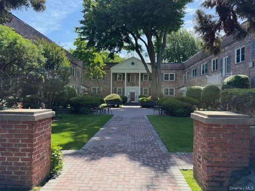43 N Forest Avenue # G3, Rockville Centre