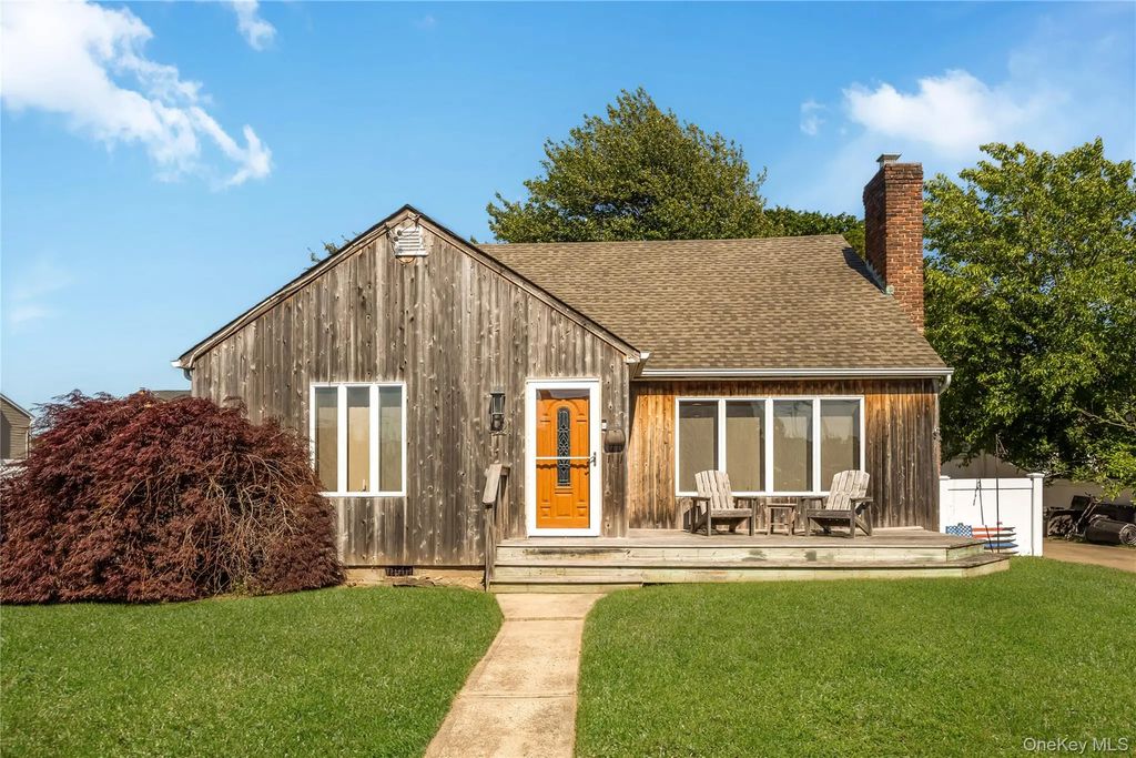 42 Buchanan Avenue, Amity Harbor