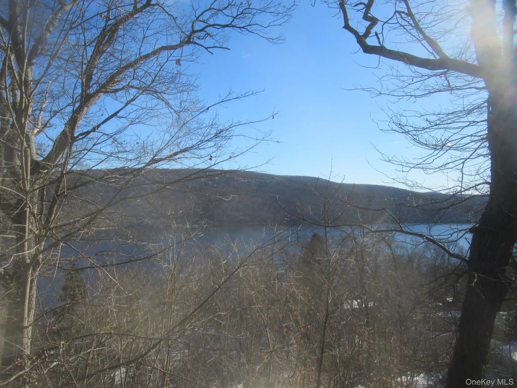 70 Deer Trail N, Greenwood Lake