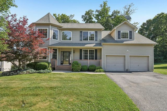 110 Winding Brook Court, New Windsor